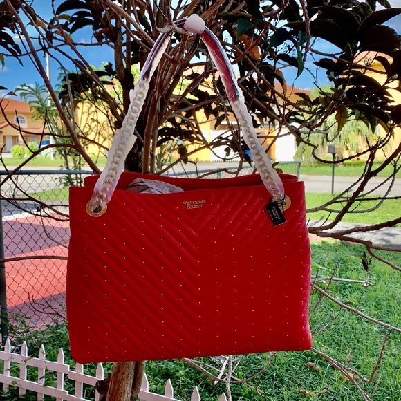 Victoria’s Secret Vquilt Shoulder Bag - Picture 2 of 2